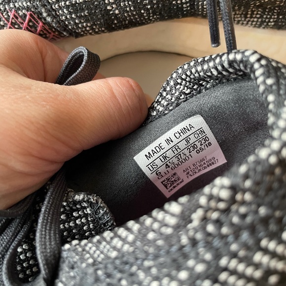 Adidas women’s PureBoost size US 6 (fit like a 7) - Picture 8 of 9